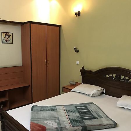 Hotel D R International Ambāla Extérieur photo