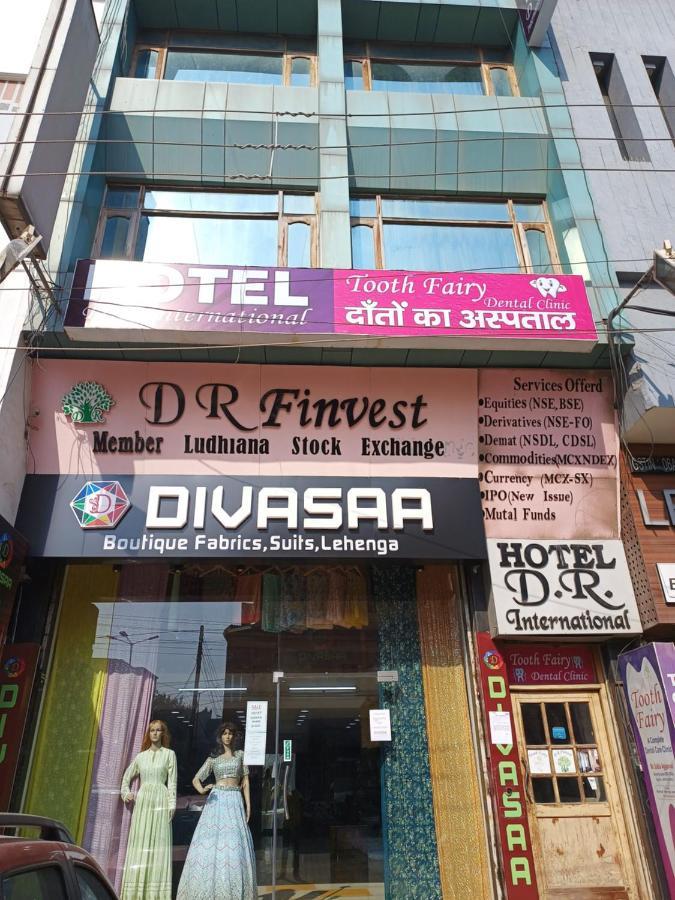 Hotel D R International Ambāla Extérieur photo
