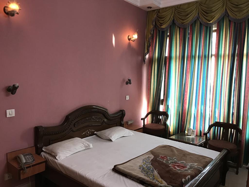 Hotel D R International Ambāla Extérieur photo