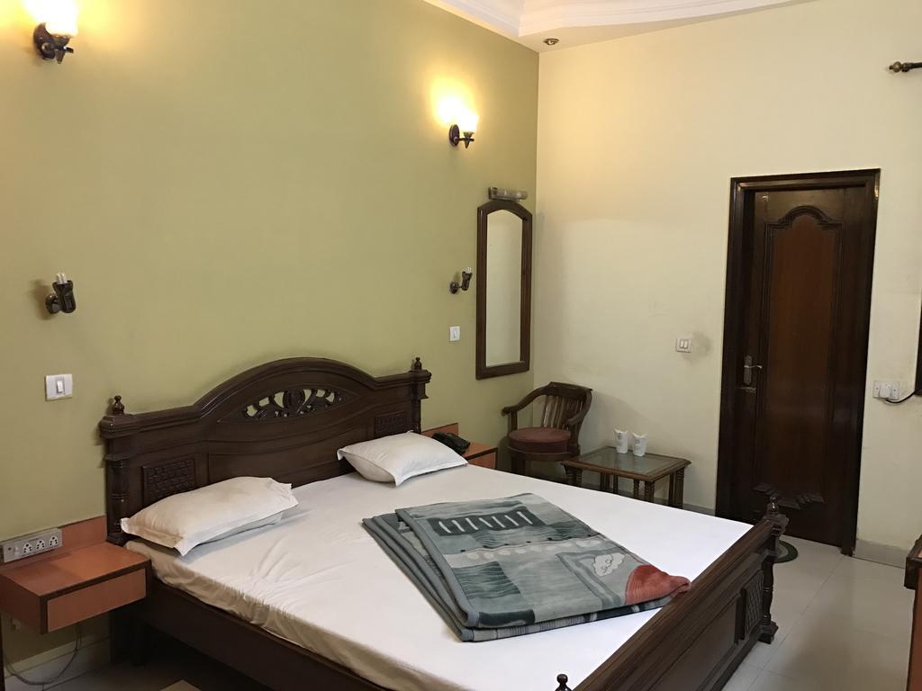 Hotel D R International Ambāla Extérieur photo