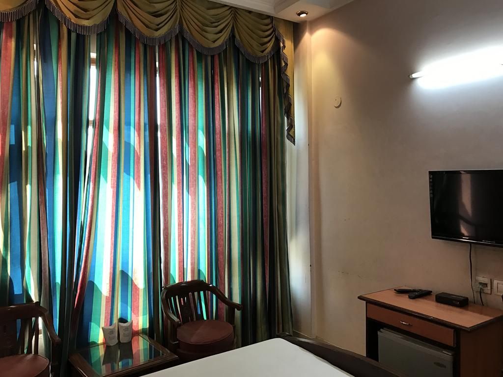 Hotel D R International Ambāla Extérieur photo
