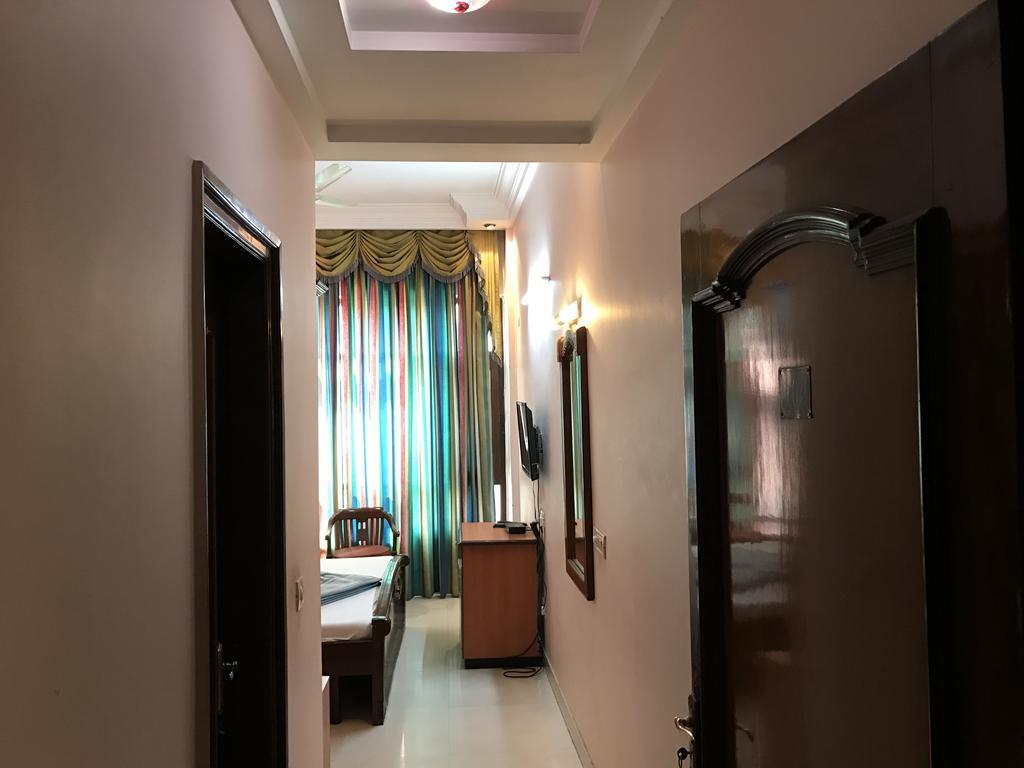 Hotel D R International Ambāla Extérieur photo