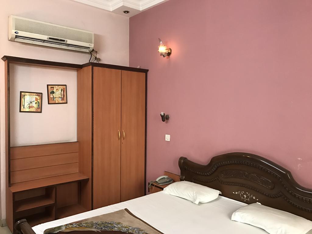Hotel D R International Ambāla Extérieur photo